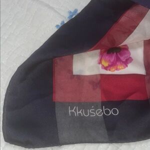 Elegant Floral Scarf by Kkusebo with Red and Pink Accents